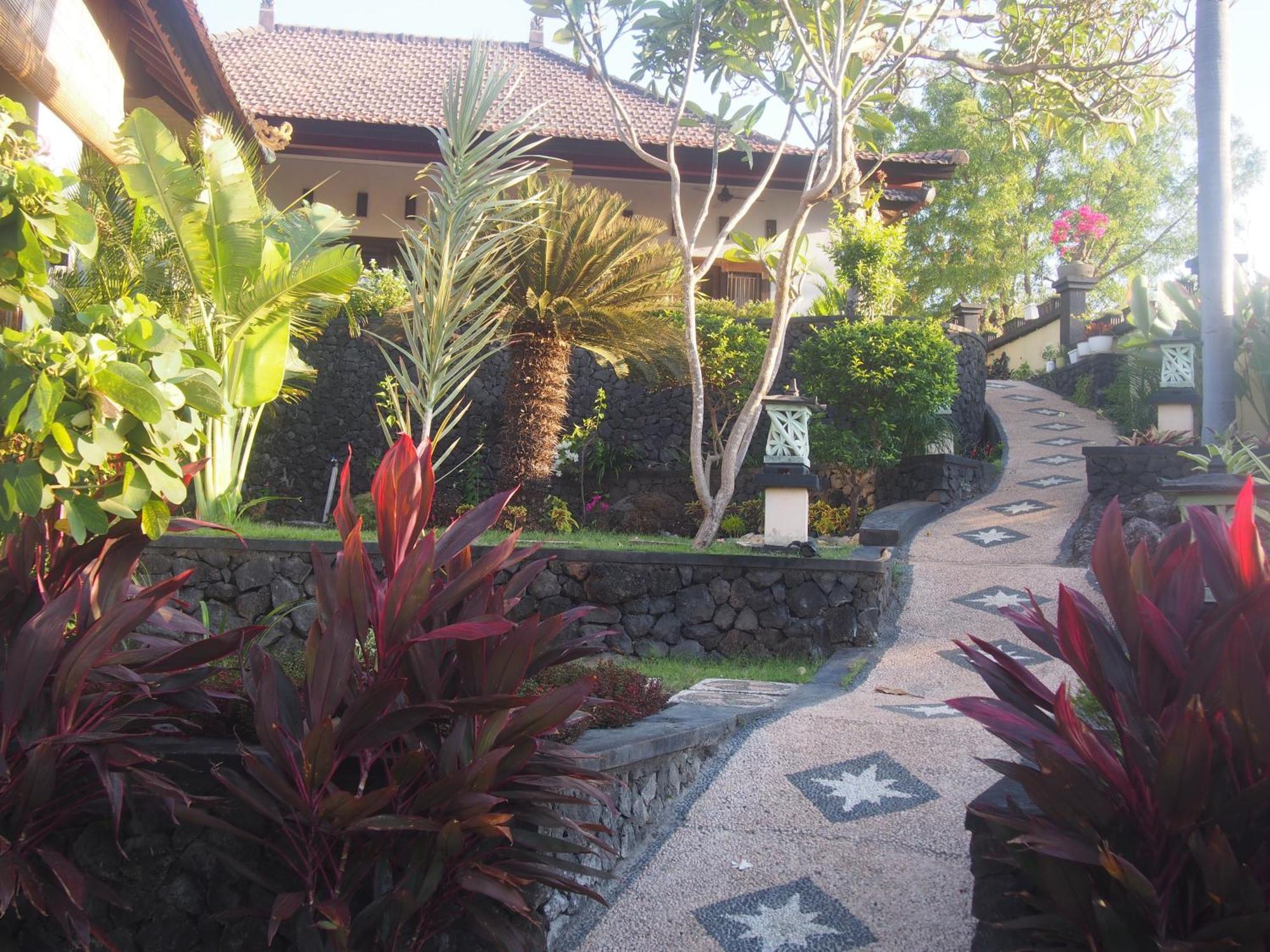 Villa Omah Semar Tulamben  Exterior photo